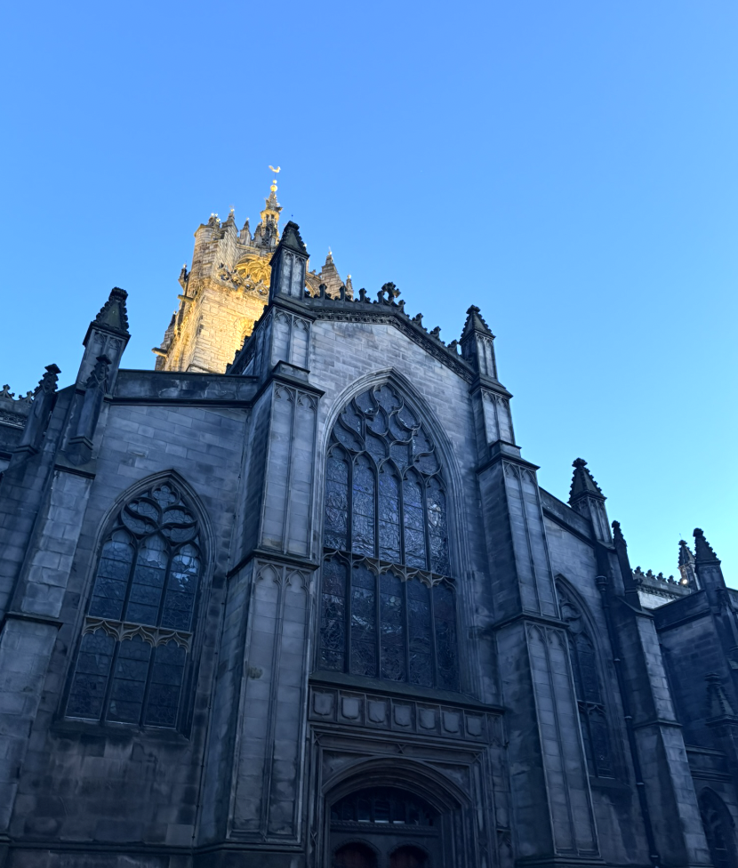 St Giles' Cathedral and statue at blue hour